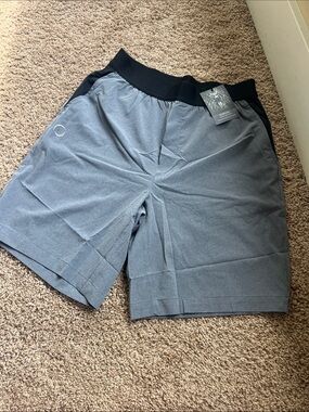 NWT Men's Gray Athletic Shorts with Black Elastic Waistband Size 30